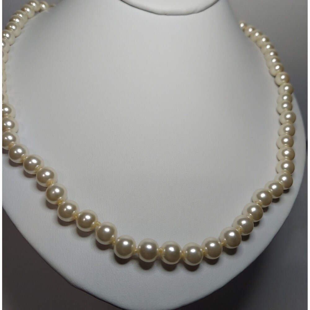 Vintage White Faux Pearls Necklace  22"